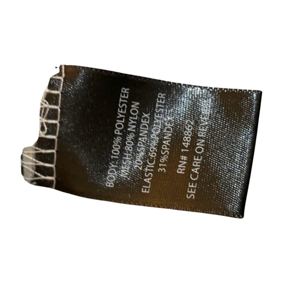 Torrid Puffy sleeve plus size crop top size 3X - Picture 4 of 4